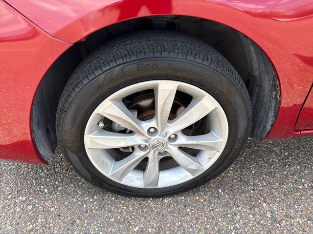 Used 2014 Nissan Versa w/ Tech Package FWD image 11