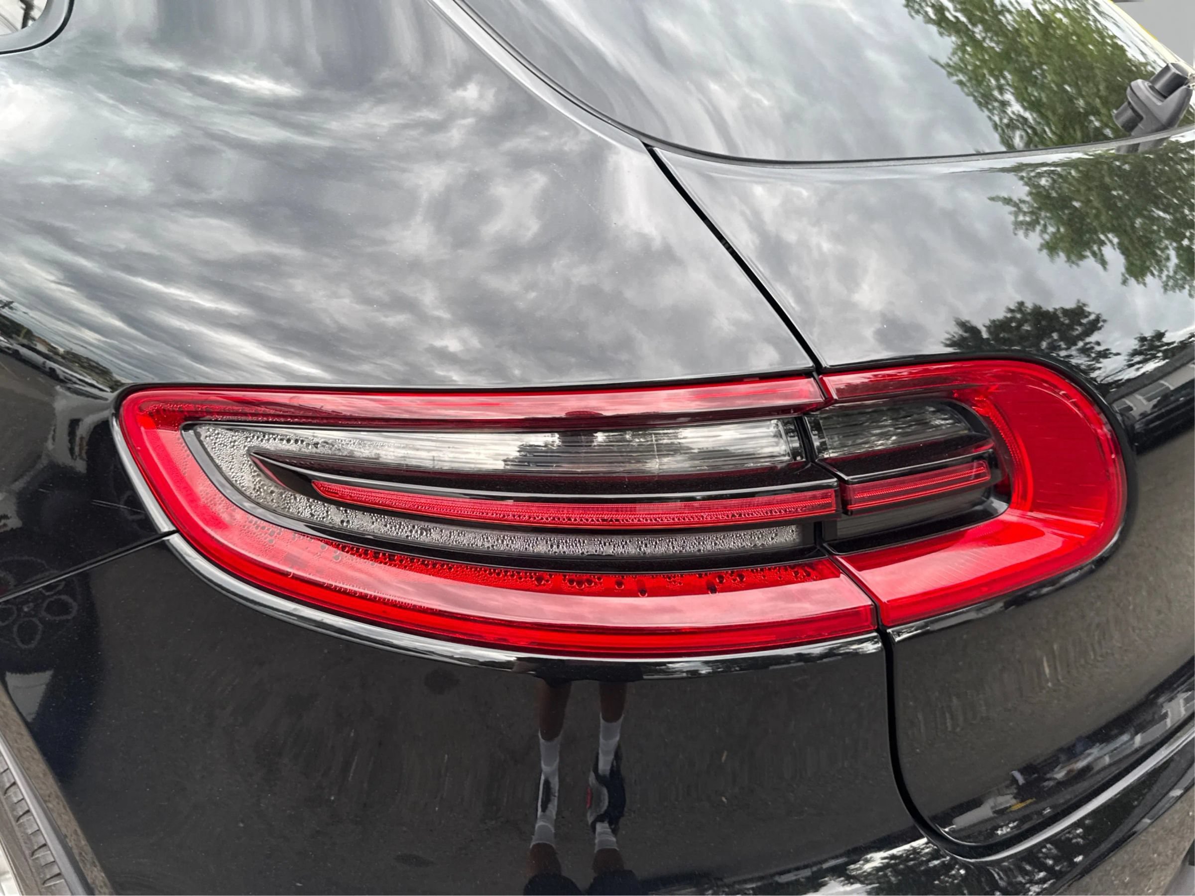Used 2018 Porsche Macan Sport Edition AWD/4WD image 26