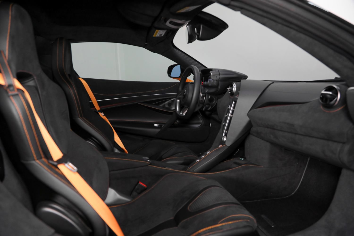 Used 2026 McLaren 750S Spider RWD image 30