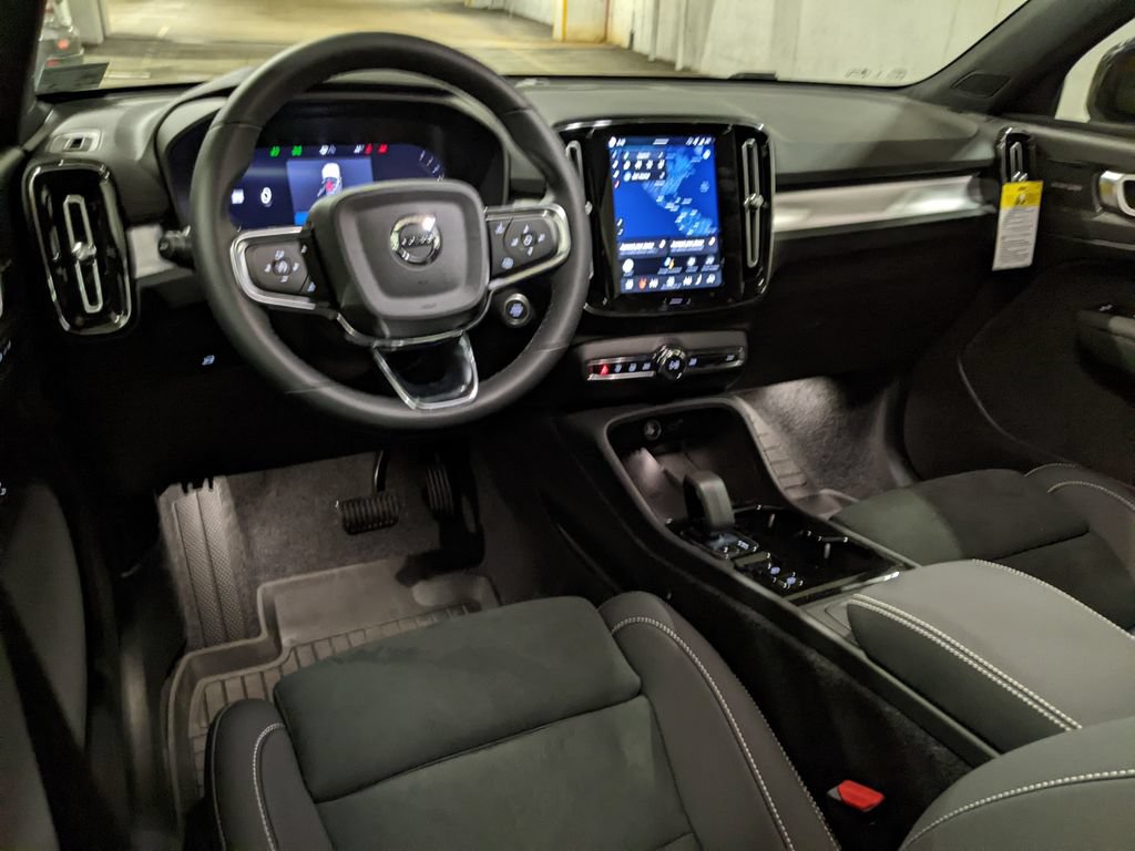 New 2026 Volvo XC40 B5 Ultra w/ Protection Package Premier AWD/4WD image 12