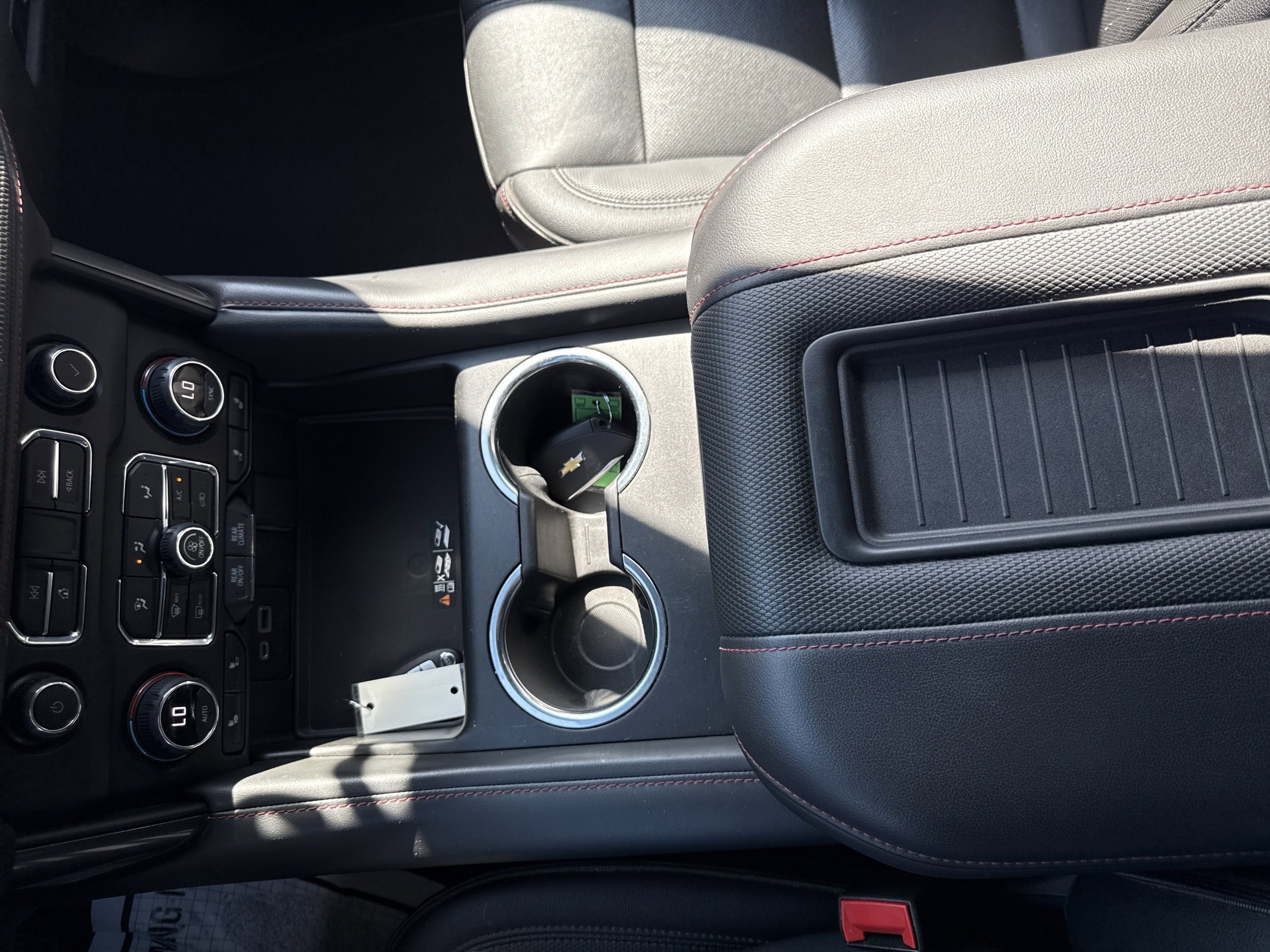 Used 2022 Chevrolet Suburban RST w/ Luxury Package image 20