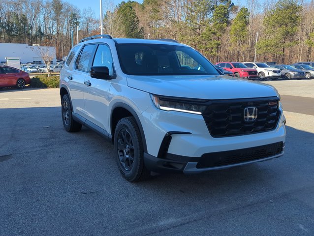 New 2025 Honda Pilot TrailSport image 10