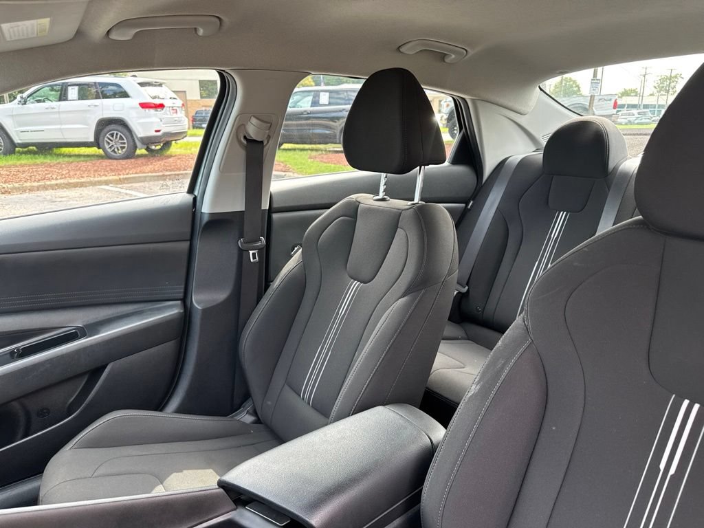 Used 2024 Hyundai Elantra SEL FWD image 14