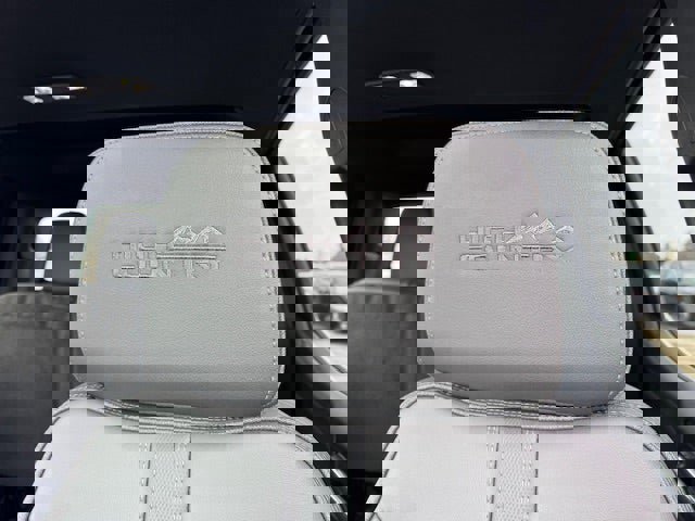 Used 2022 Chevrolet Silverado 1500 High Country w/ Technology Package image 14