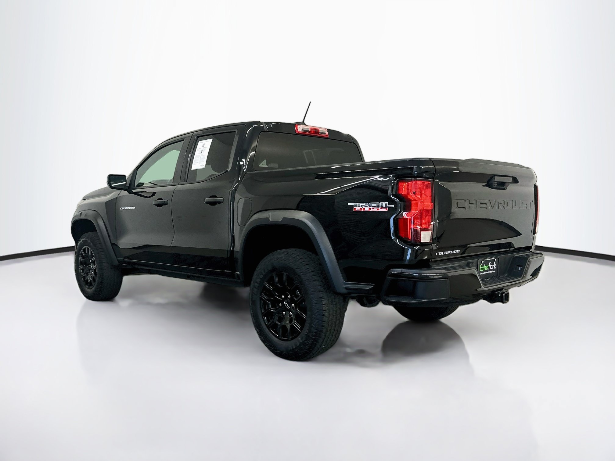 Used 2024 Chevrolet Colorado Trail Boss w/ Advanced Trailering Package AWD/4WD image 5