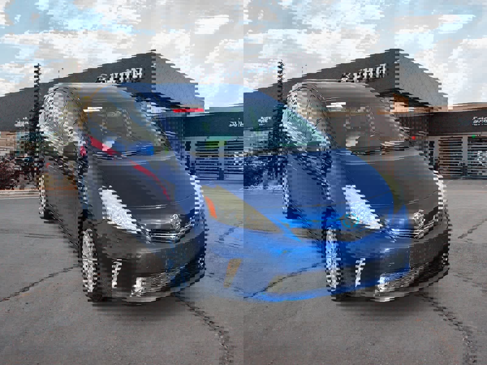 Used 2014 Toyota Prius V Five image 7