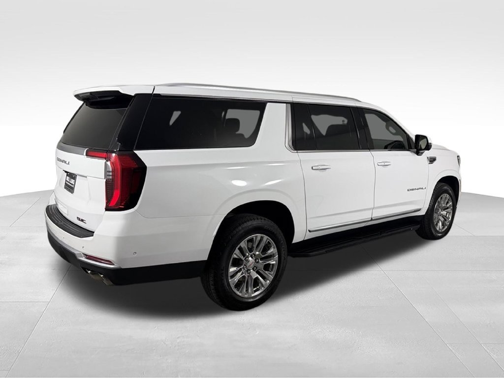 Used 2025 GMC Yukon XL Denali AWD/4WD image 6