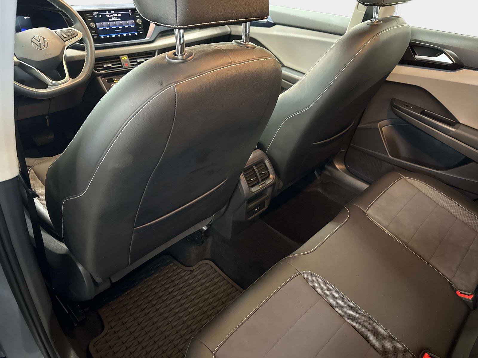 Certified 2022 Volkswagen Taos SE w/ IQ.Drive SE Package image 14