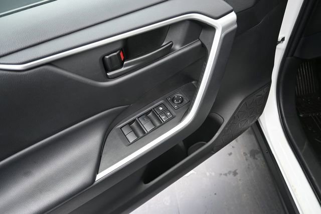 Certified 2023 Toyota RAV4 LE AWD/4WD image 20