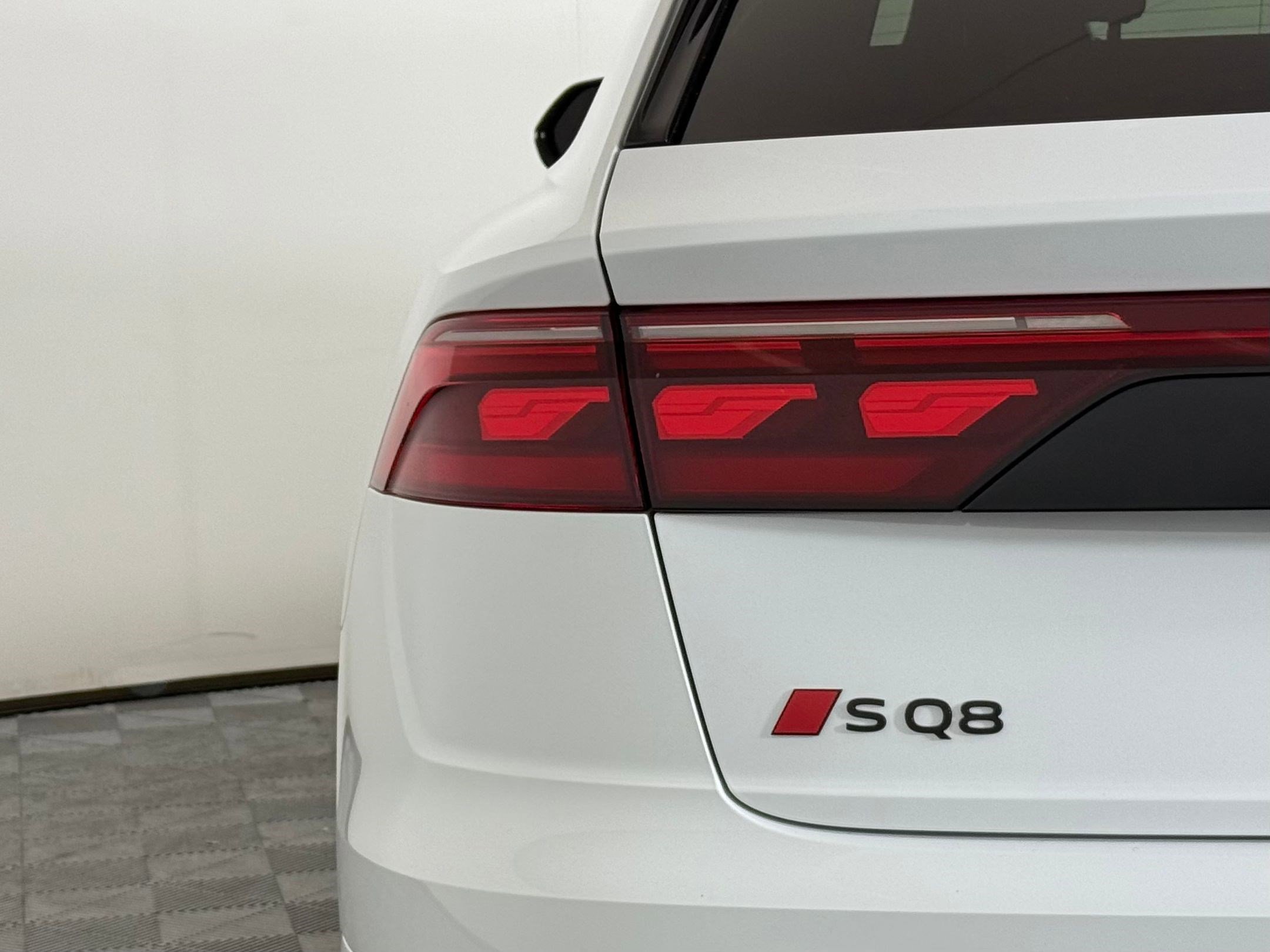 New 2026 Audi SQ8 Prestige image 13