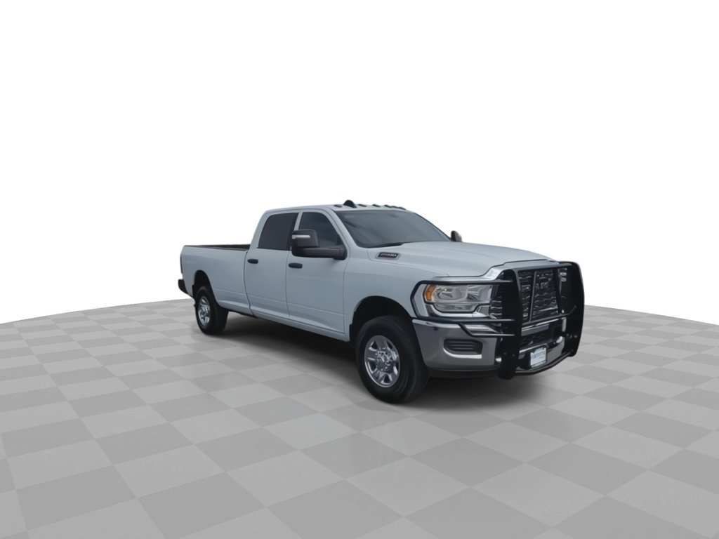 Used 2024 RAM 2500 Tradesman w/ Chrome Appearance Group AWD/4WD image 2