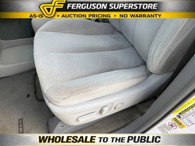Used 2012 Toyota Sienna LE FWD image 19