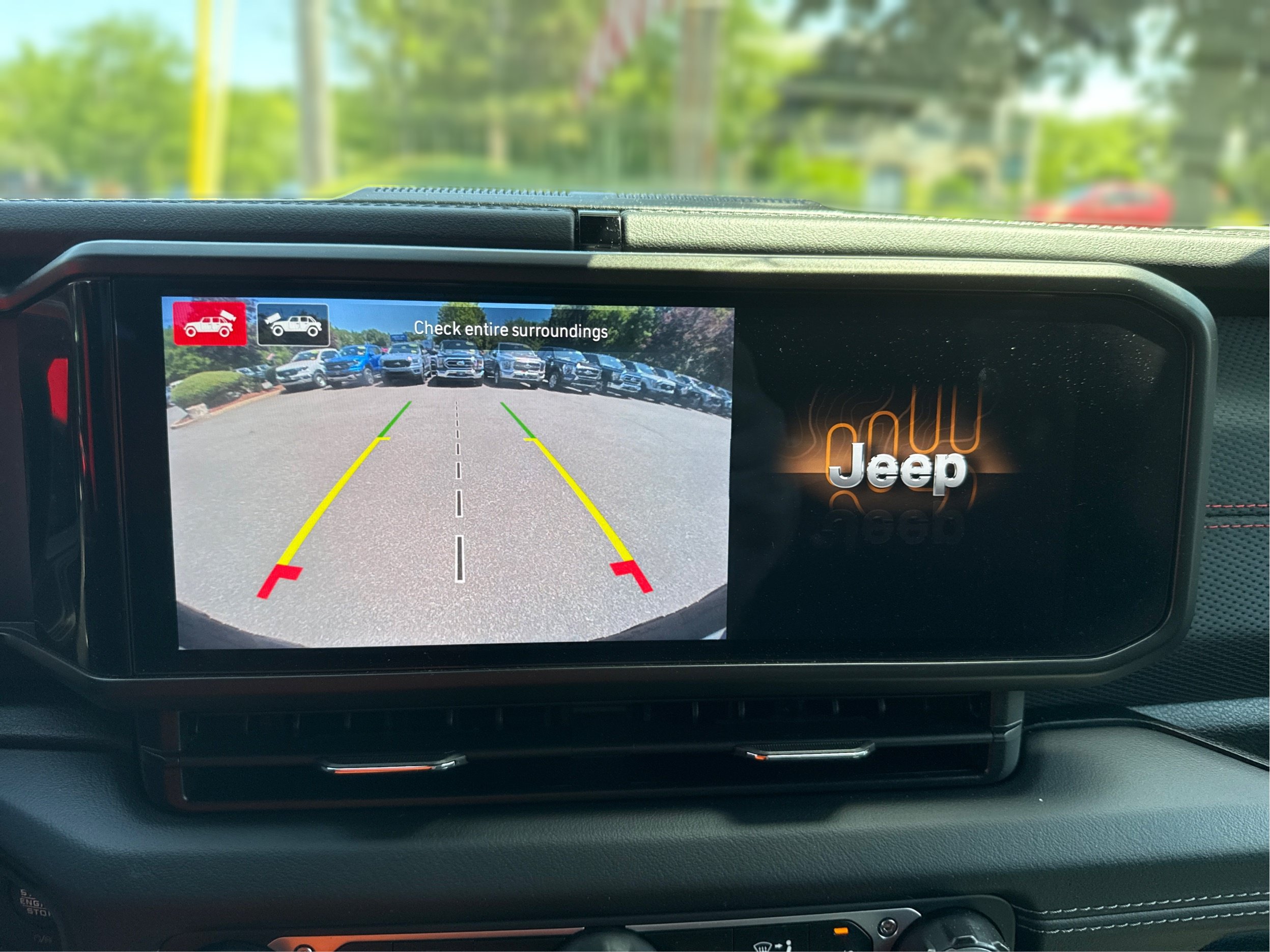 Used 2024 Jeep Wrangler Unlimited Rubicon w/ Technology Group AWD/4WD image 25