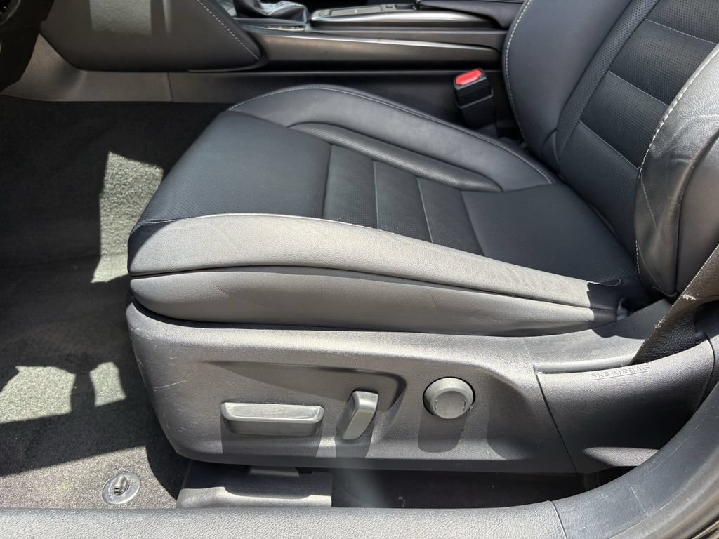 Used 2022 Lexus IS 350 F Sport RWD image 13