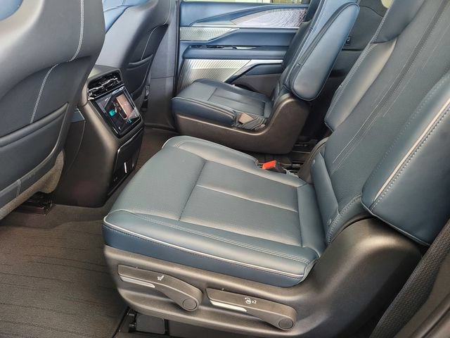 Certified 2025 Cadillac Escalade IQ Luxury 2 w/ LPO, Premium Carpet Package AWD/4WD image 15