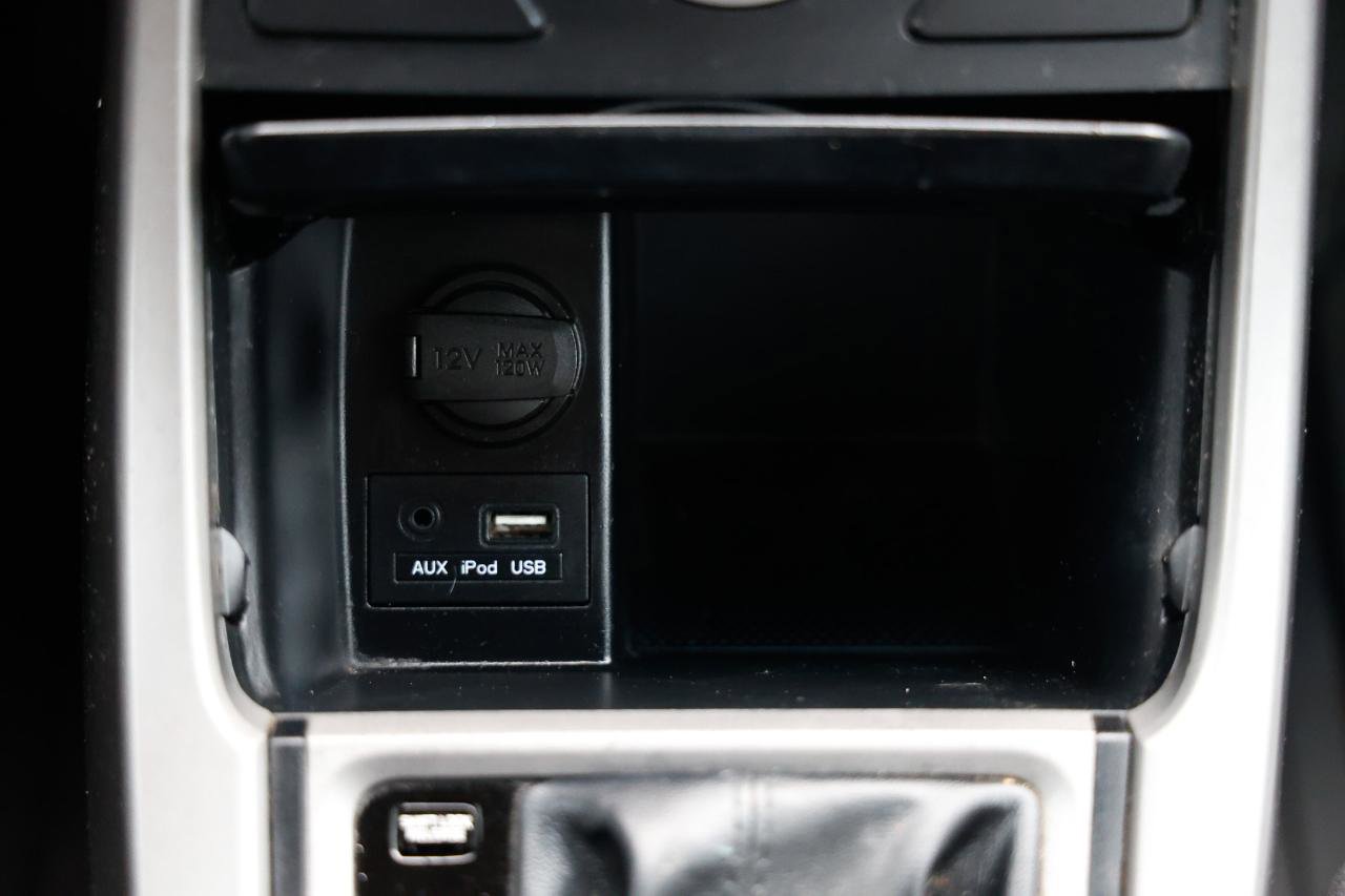 Used 2015 Hyundai Elantra SE image 30