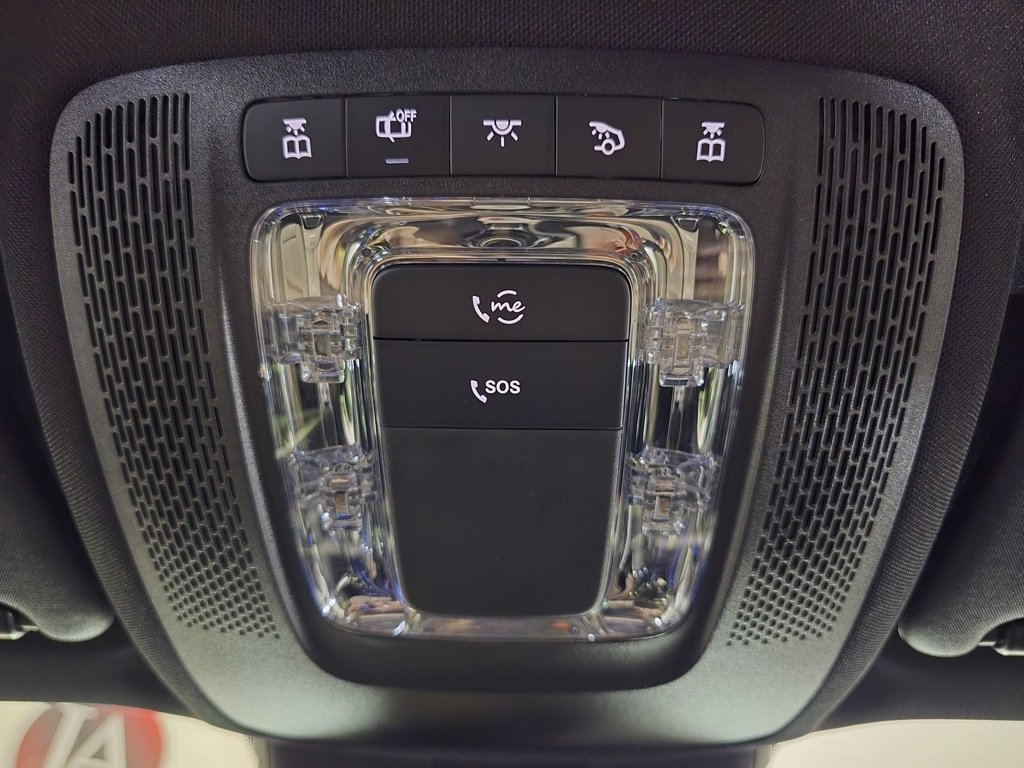 Used 2025 Mercedes-Benz GLB 250 4MATIC image 24