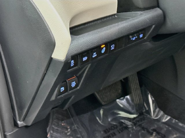 Used 2022 Toyota Sienna Platinum AWD/4WD image 10