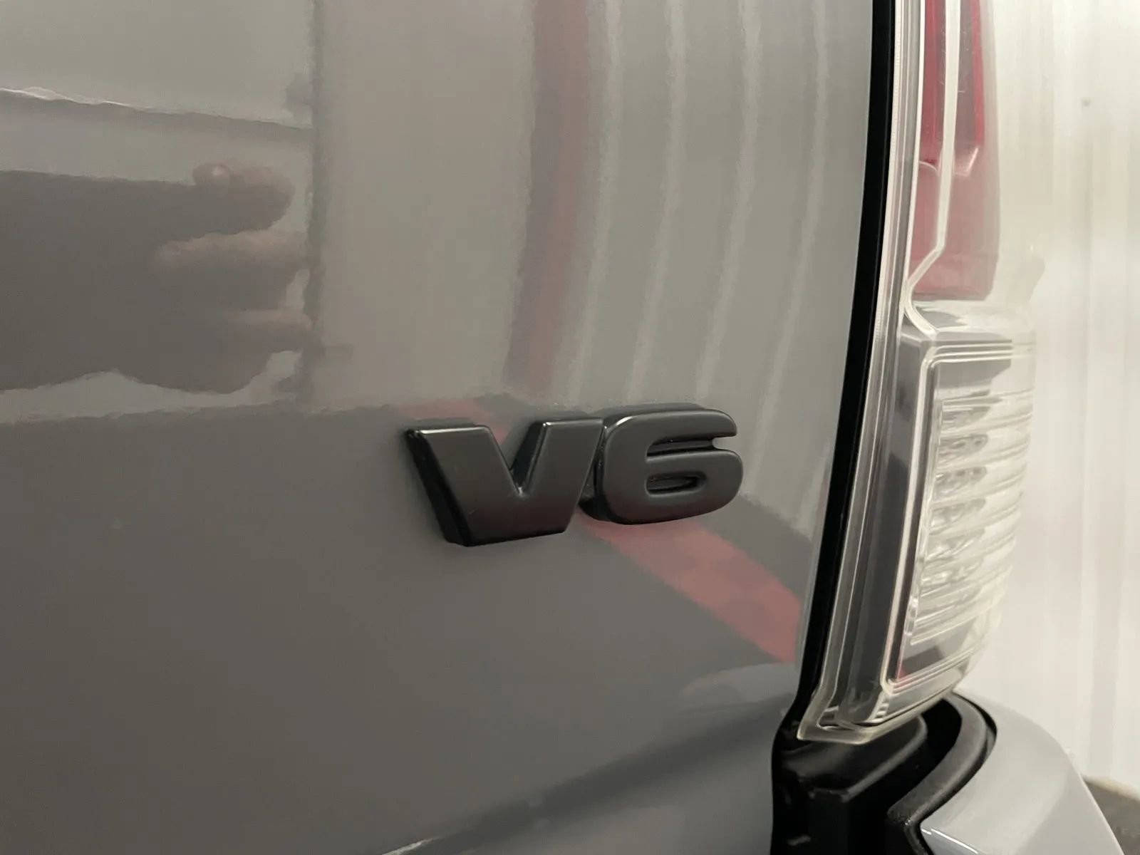Used 2020 Toyota Tacoma TRD Sport w/ Technology Package image 18