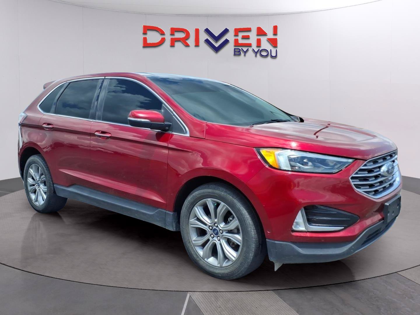 Used 2019 Ford Edge Titanium w/ Equipment Group 301A FWD image 7
