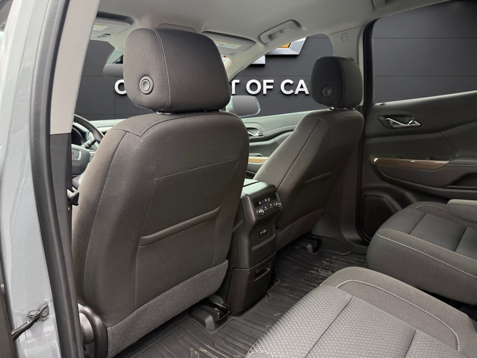 Used 2023 GMC Acadia SLE AWD/4WD image 18