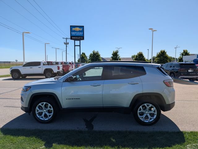 Used 2024 Jeep Compass Latitude AWD/4WD image 9