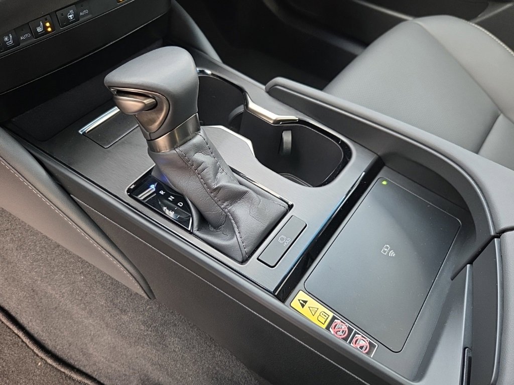 Certified 2024 Lexus ES 350 w/ Premium Package image 13