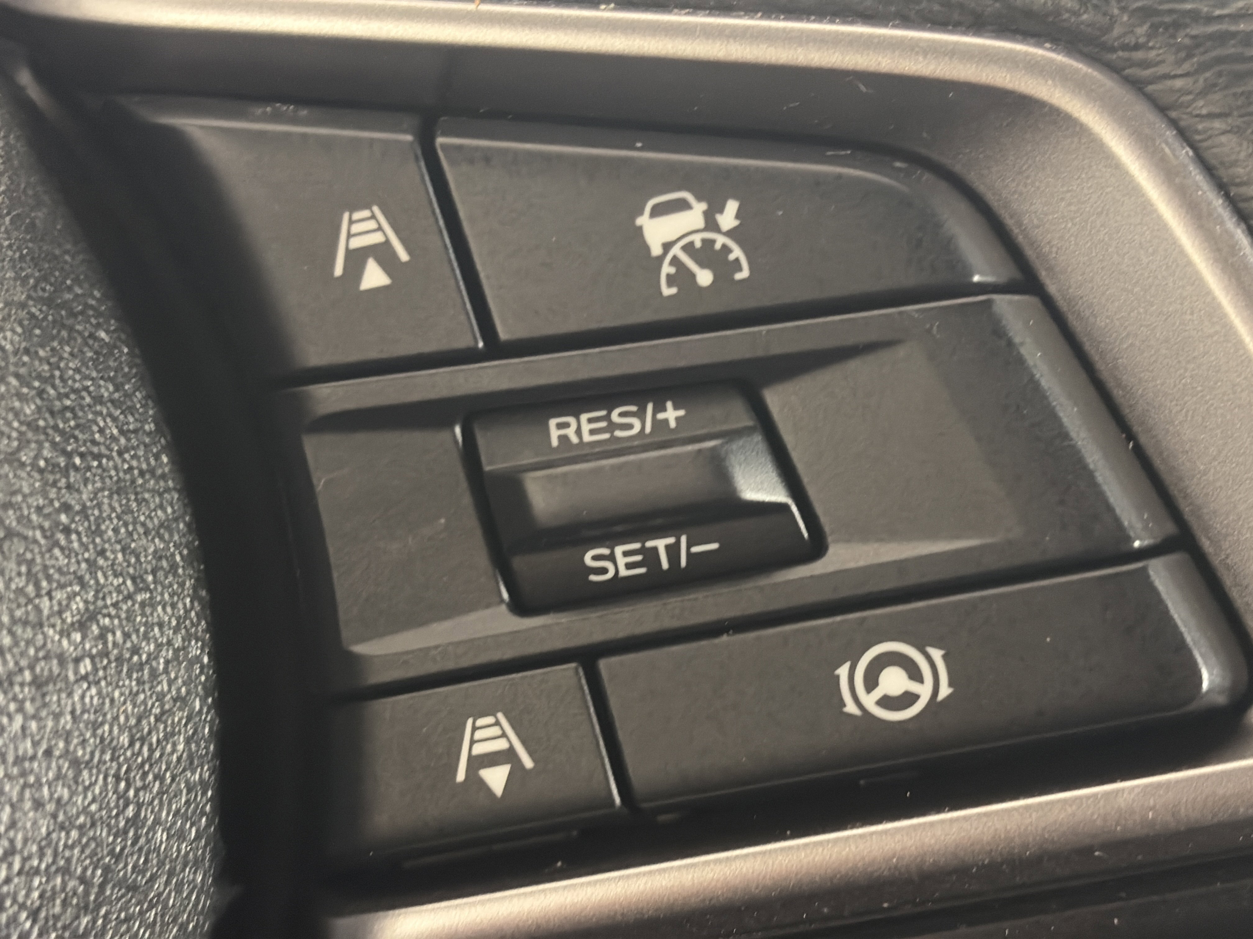 Used 2024 Subaru Ascent Premium w/ Convenience Package image 18