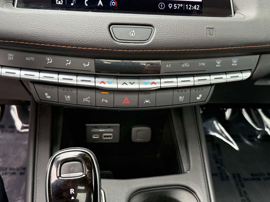 Used 2020 Cadillac XT4 Sport AWD/4WD image 27