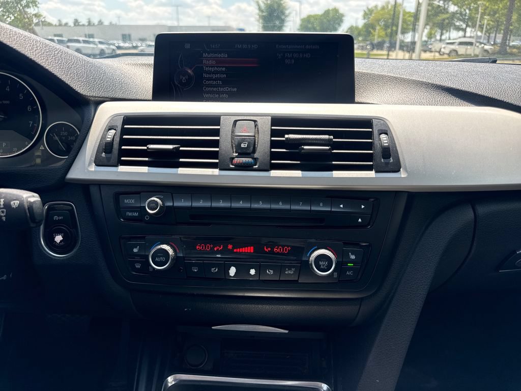 Used 2015 BMW 320i xDrive Sedan AWD/4WD image 18
