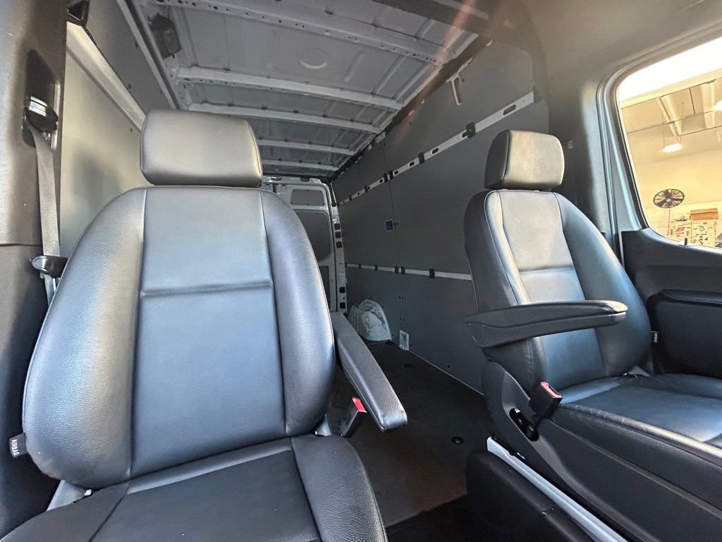 Used 2025 Mercedes-Benz Sprinter 2500 image 28
