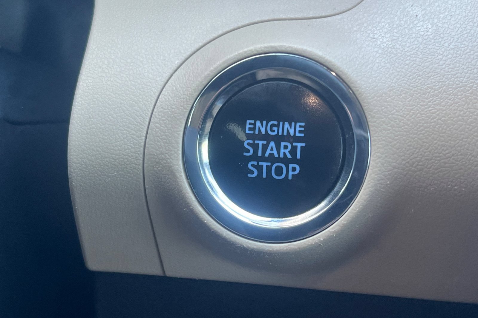 Used 2019 Toyota Avalon XLE w/ Moonroof Package FWD image 18