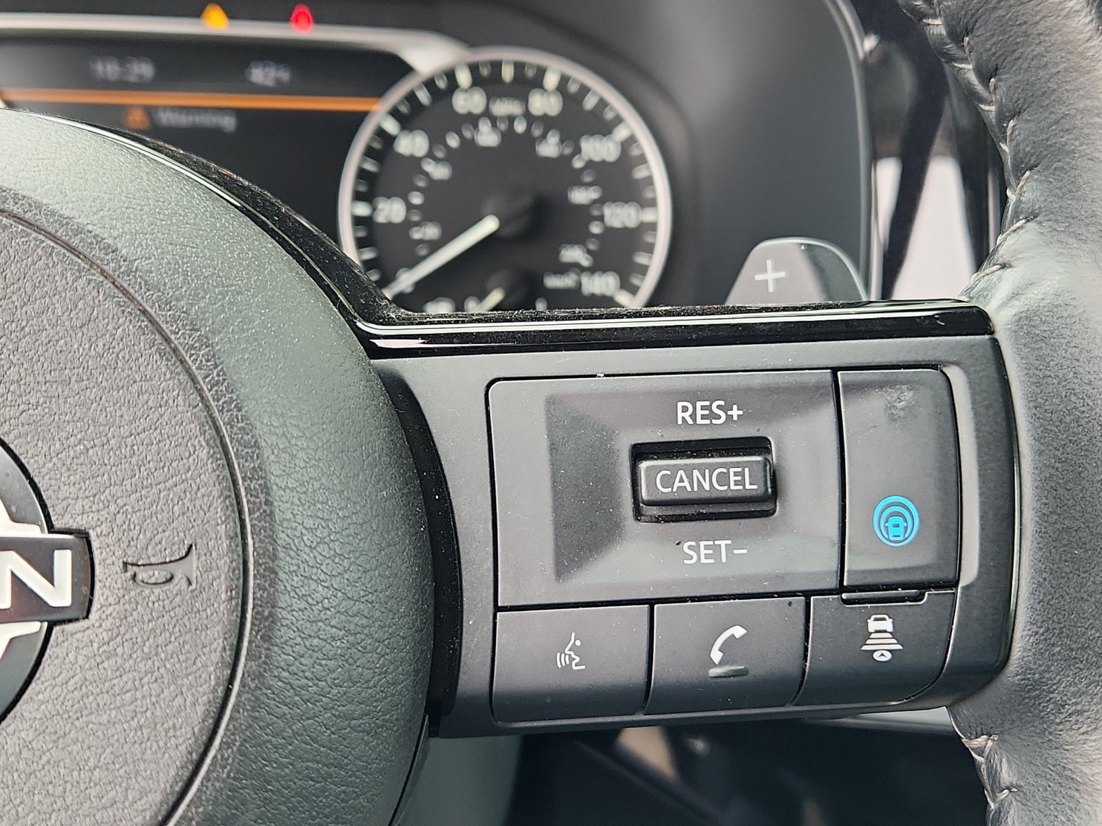 Used 2023 Nissan Pathfinder SL w/ Lighting Package (N92) AWD/4WD image 21