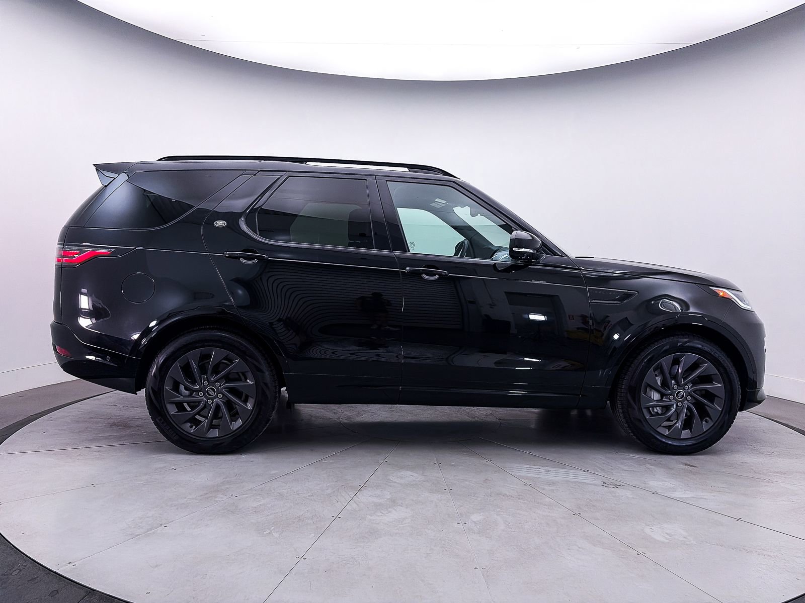 Used 2023 Land Rover Discovery S R-Dynamic AWD/4WD image 45
