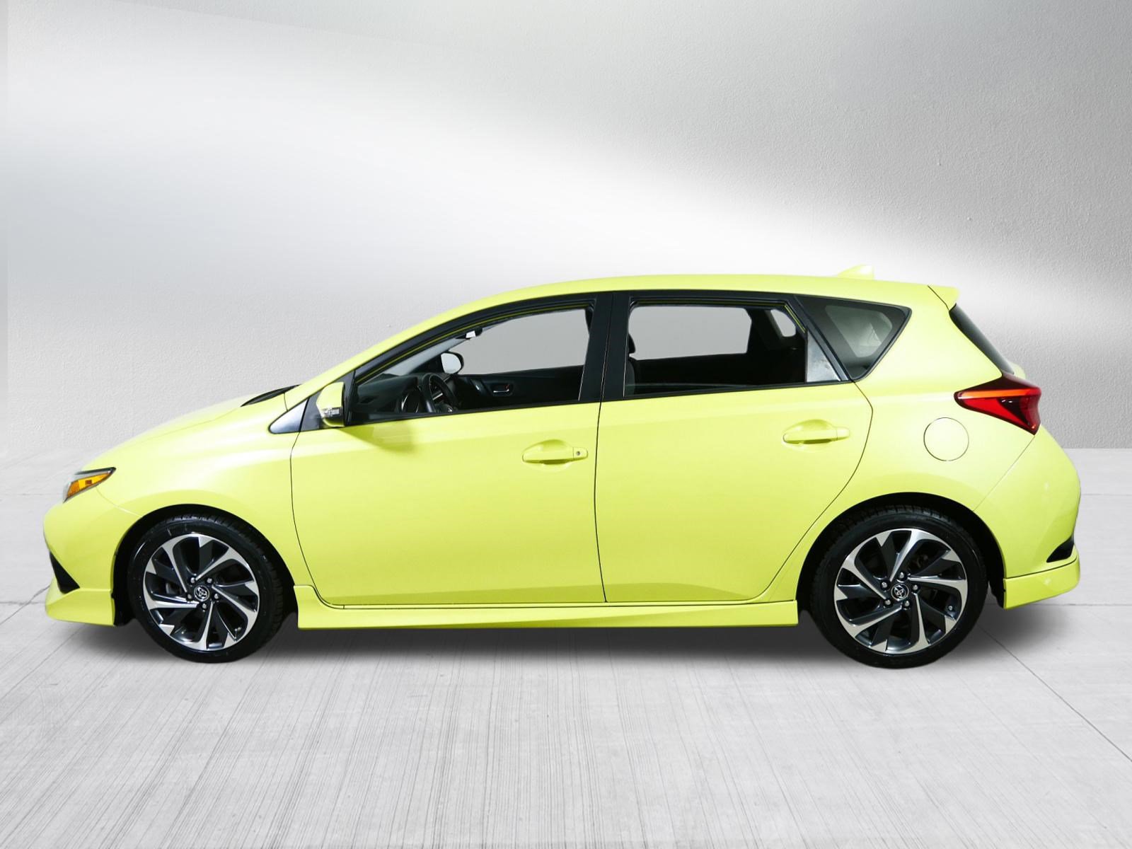 Used 2017 Toyota Corolla iM image 4