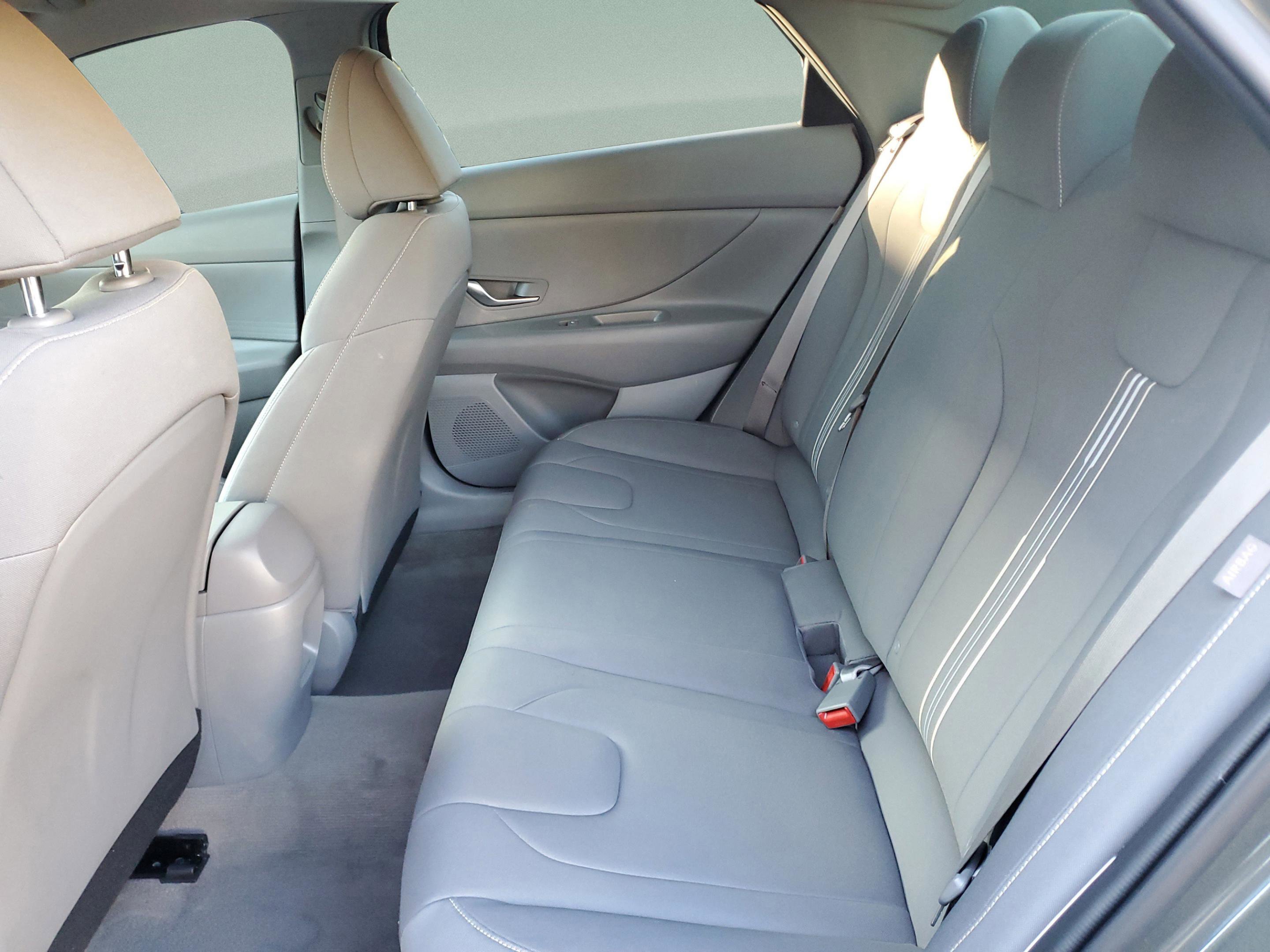 Used 2024 Hyundai Elantra SEL image 7