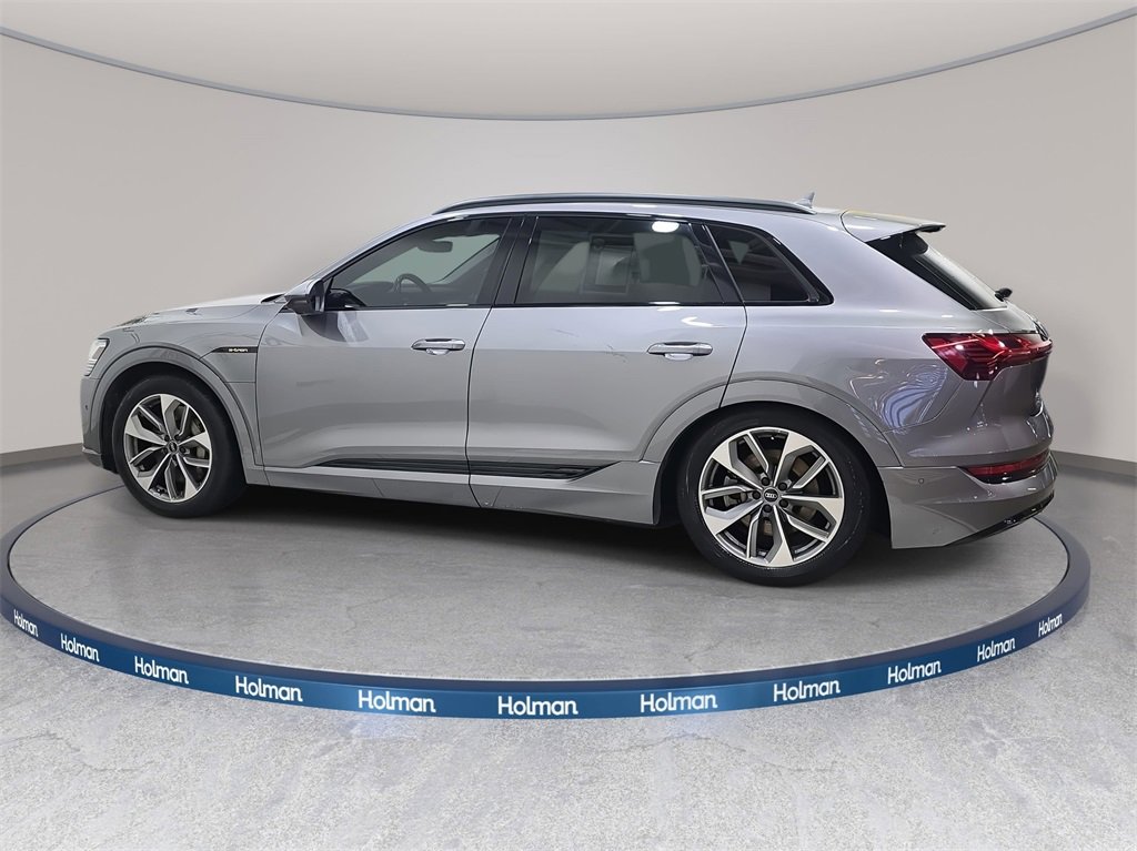 Used 2021 Audi e-tron Premium Plus w/ Premium Plus Package image 9