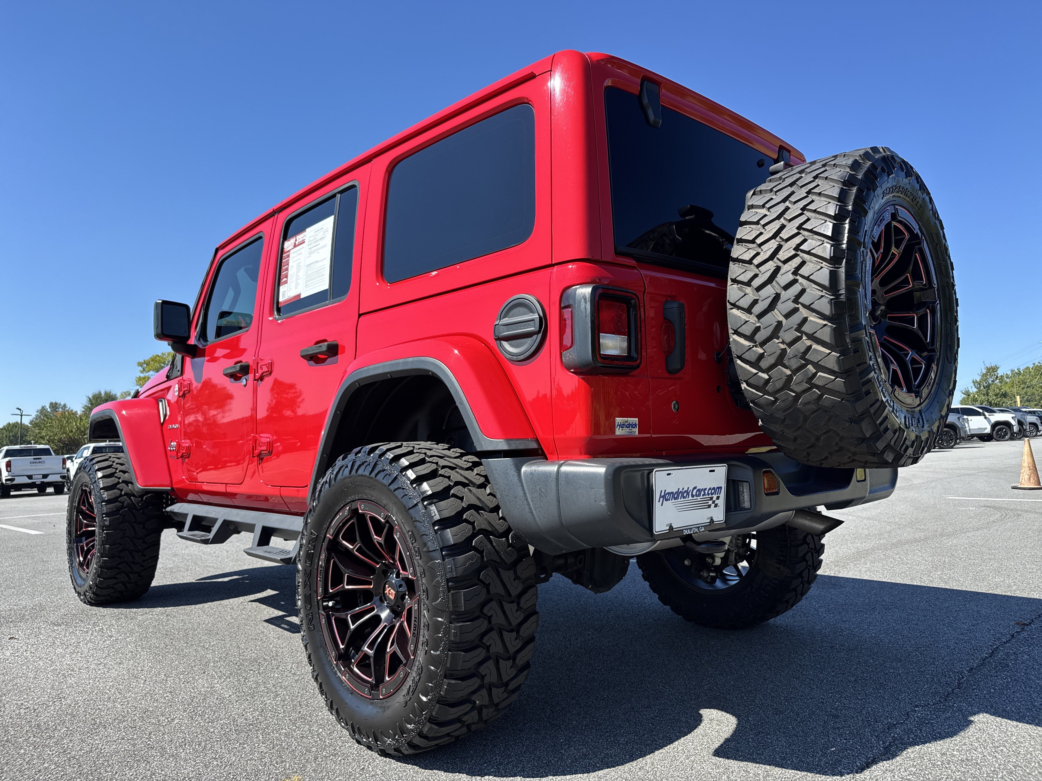 Used 2018 Jeep Wrangler Unlimited Sahara AWD/4WD image 8