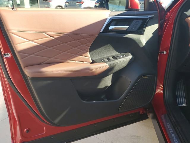 New 2026 Mitsubishi Outlander SEL image 19