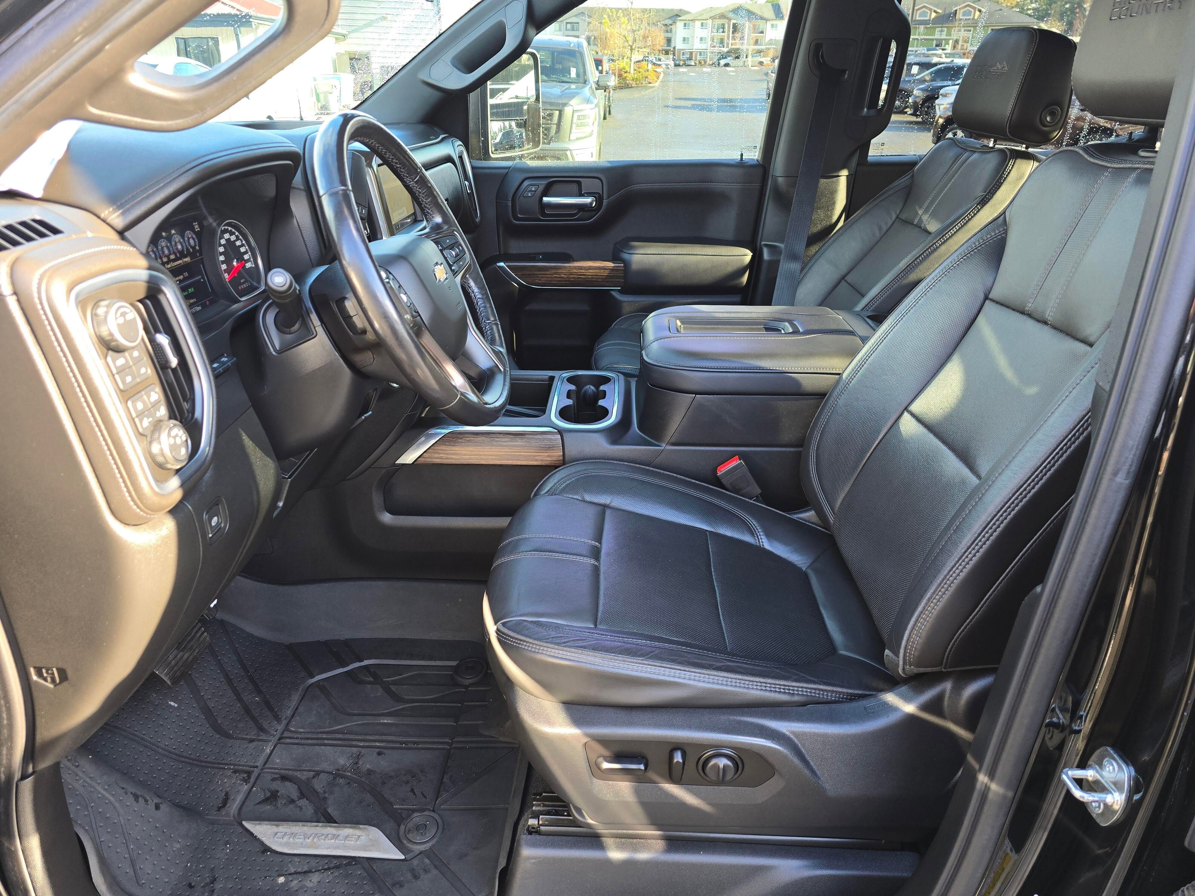 Used 2020 Chevrolet Silverado 1500 High Country w/ Technology Package AWD/4WD image 27