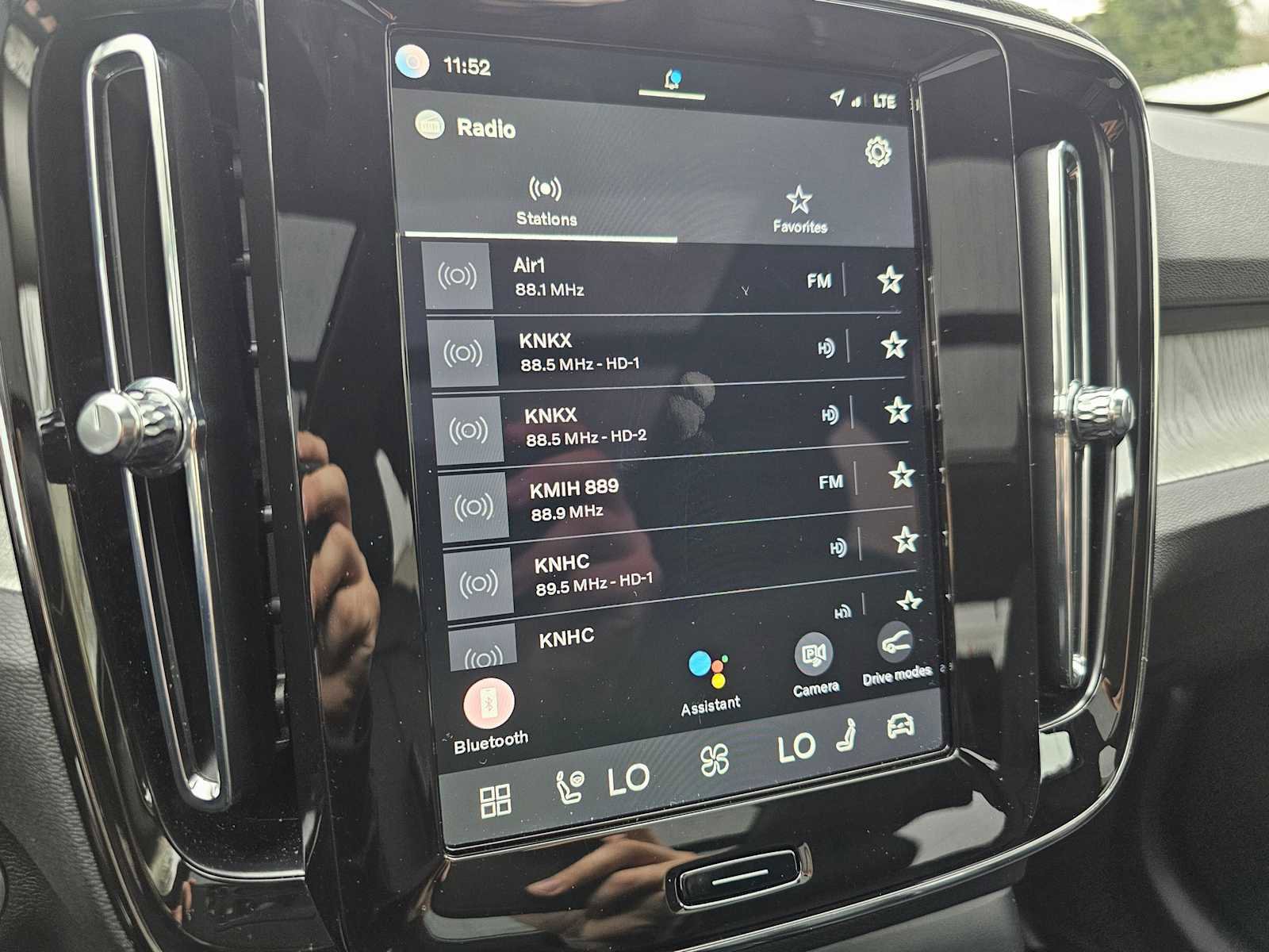 Certified 2025 Volvo XC40 B5 Core w/ Protection Package Premier image 33