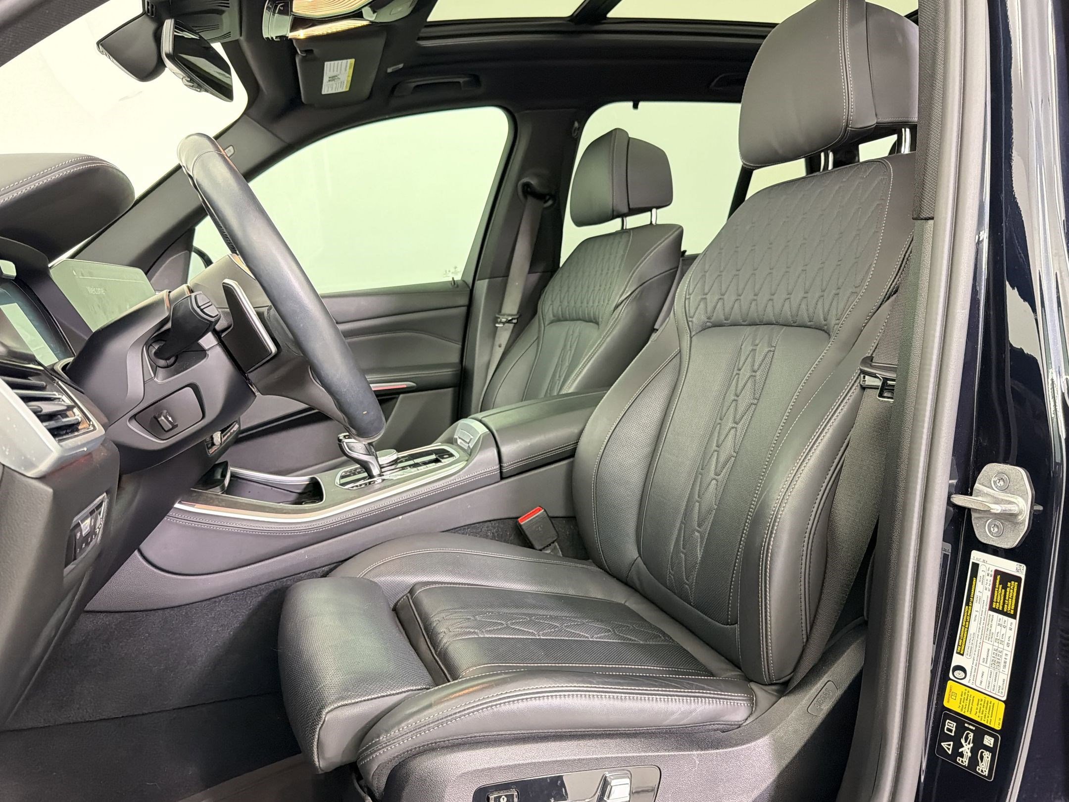 Used 2022 BMW X5 M50i w/ Dynamic Handling Package image 5