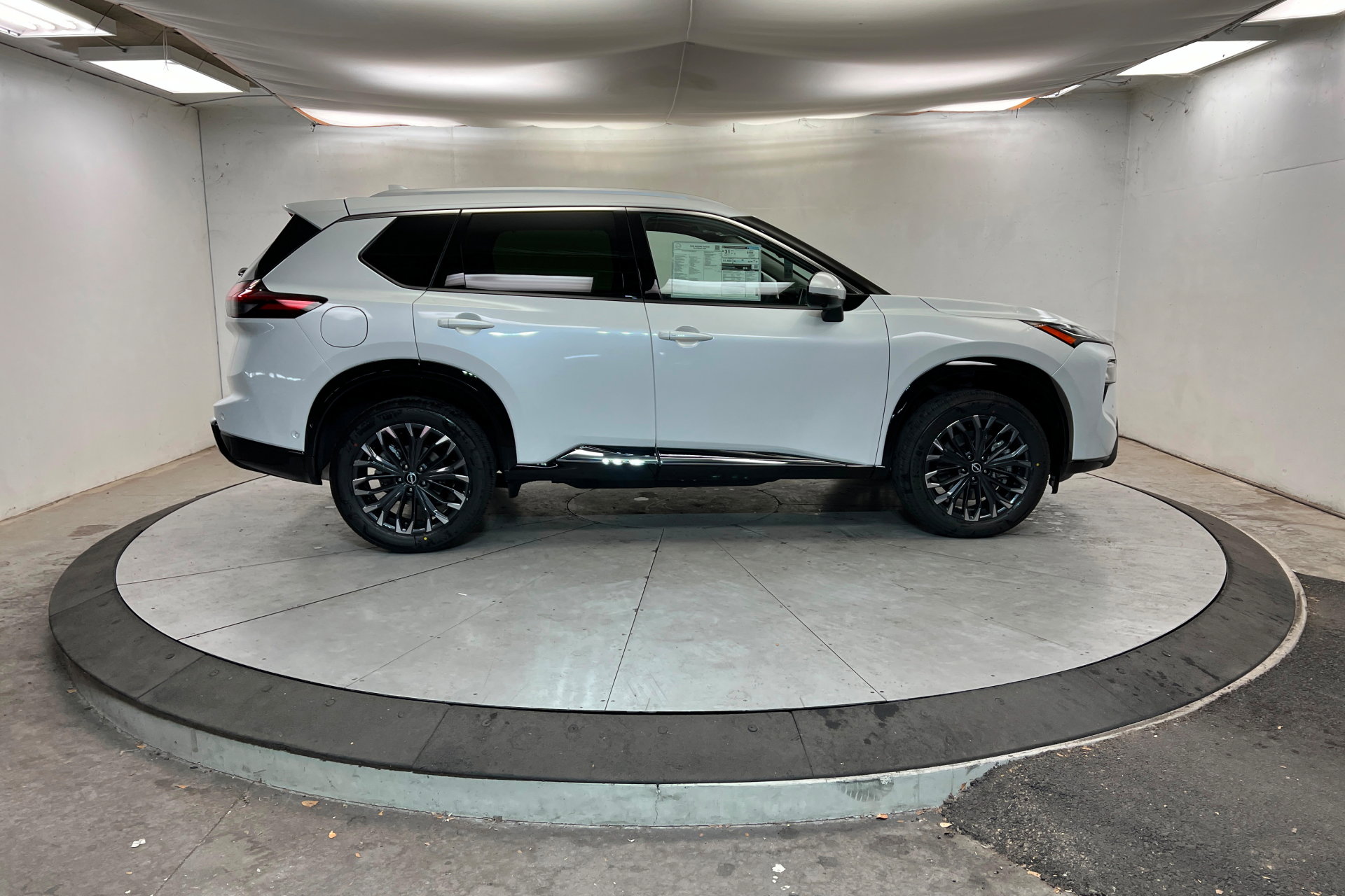 New 2026 Nissan Rogue Platinum w/ Tech Package image 6