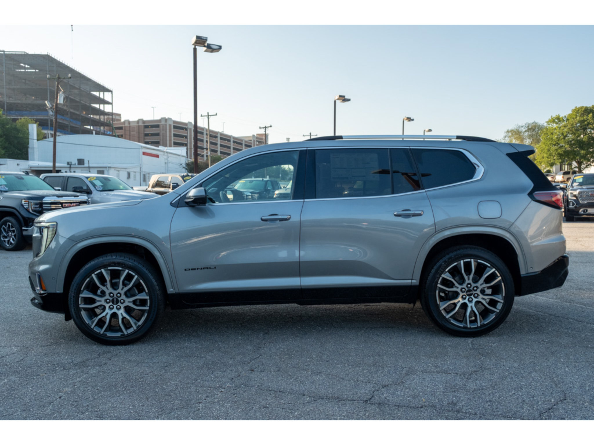 New 2027 GMC Acadia Denali Ultimate w/ LPO, Black Badging Package FWD image 5