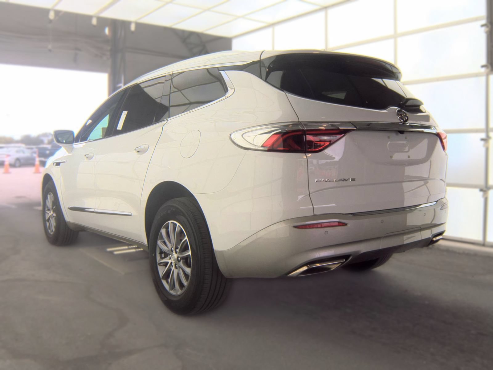 Used 2022 Buick Enclave Essence FWD image 6