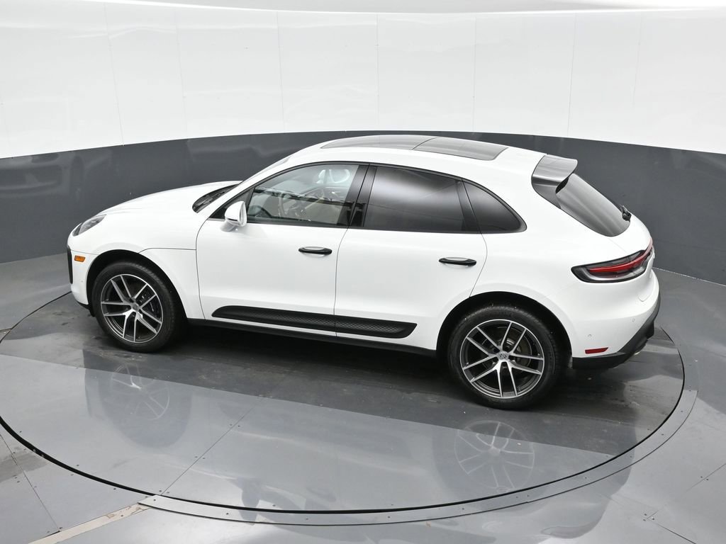 Certified 2025 Porsche Macan image 27