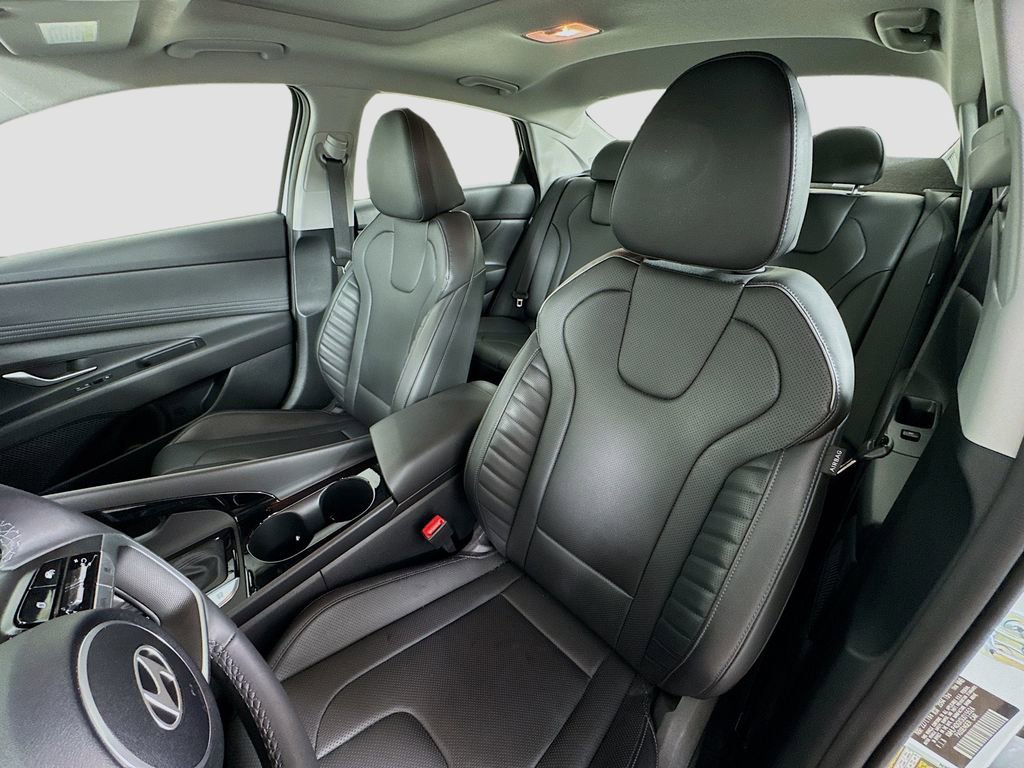 Certified 2025 Hyundai Elantra Limited image 22
