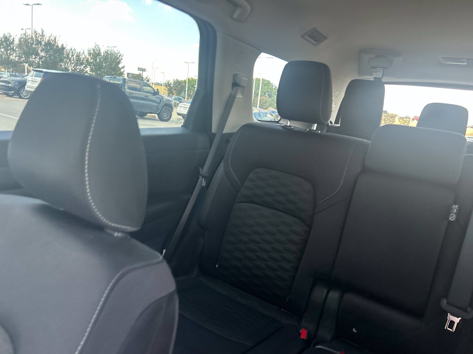Used 2024 Nissan Pathfinder SV FWD image 21