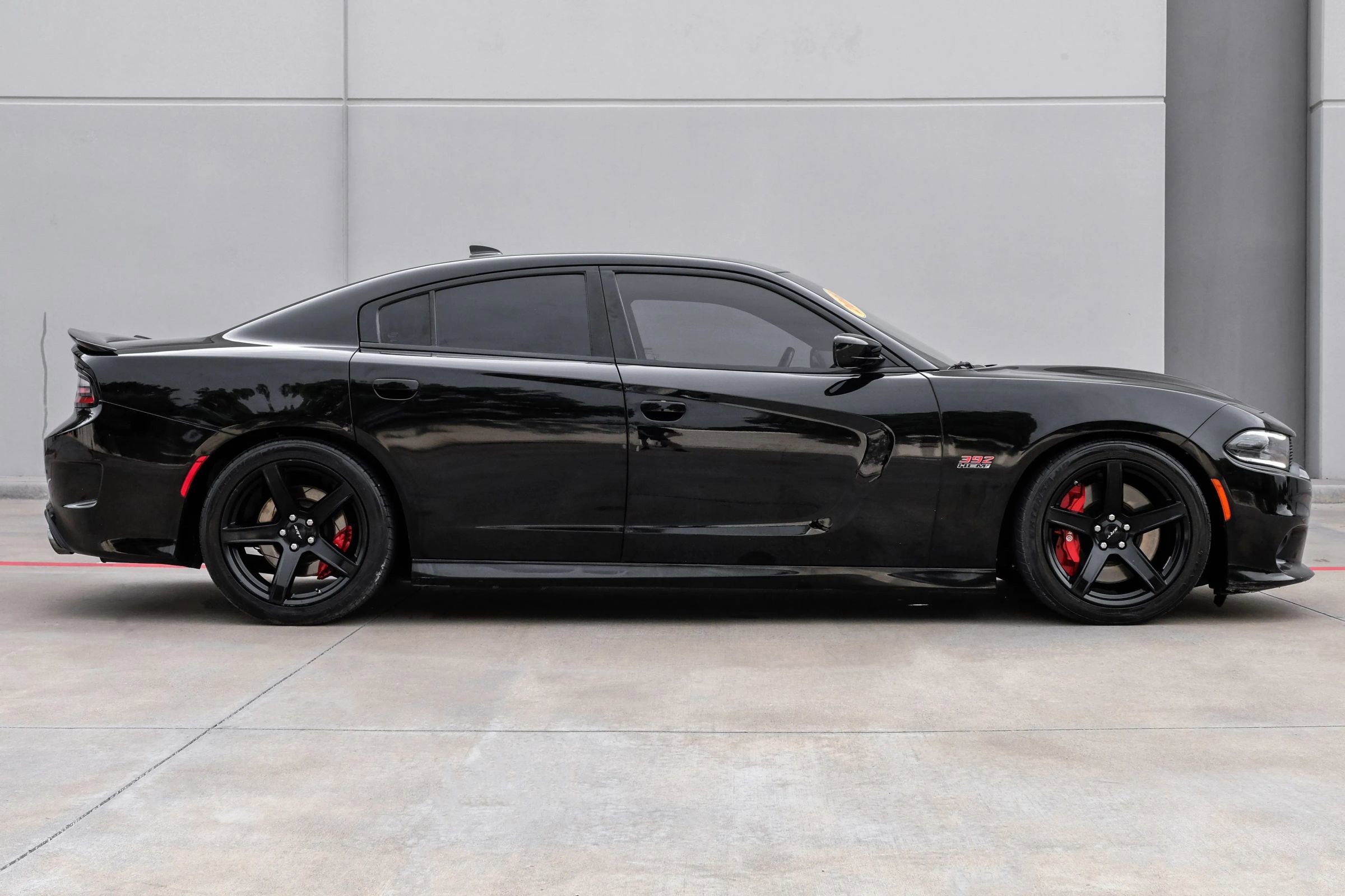 Used 2018 Dodge Charger SRT w/ Harman/Kardon Audio Group RWD image 3