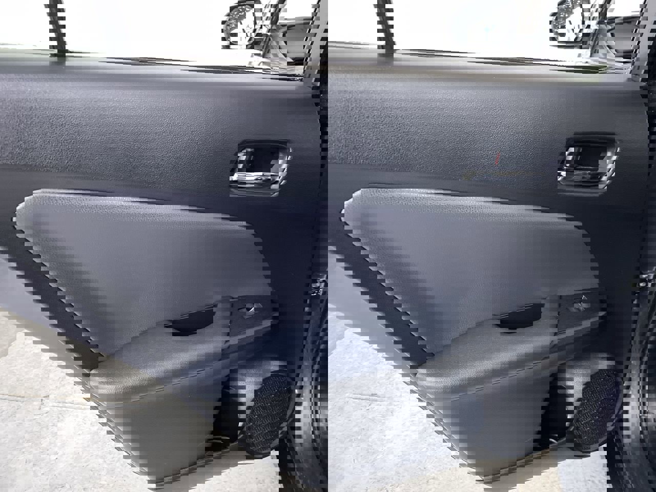 Used 2020 Toyota Prius LE image 18